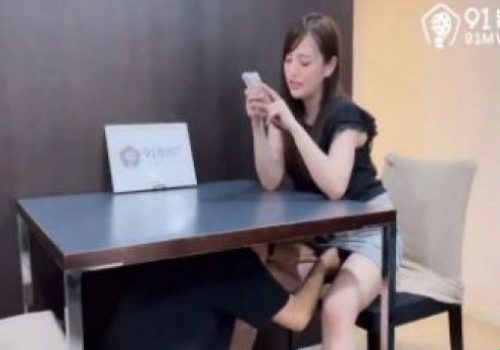 Cậu nam sinh bí mật ngửi mùi bướm cô gia sư trẻ