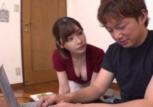 Chị gái dâm dật không cho em trai yên làm việc